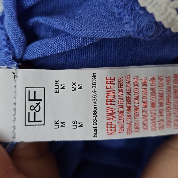 Size M shirred bust embroidered summer slip dress, adjustable straps - Picture 10 of 12